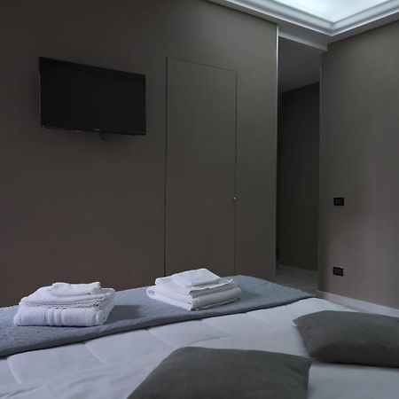 Royalty Rooms & Spa Napoli Bagian luar foto
