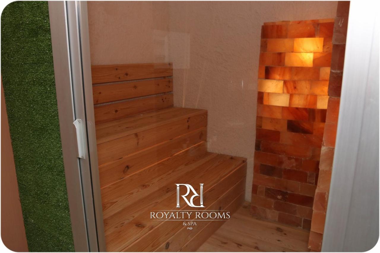Royalty Rooms & Spa Napoli Bagian luar foto