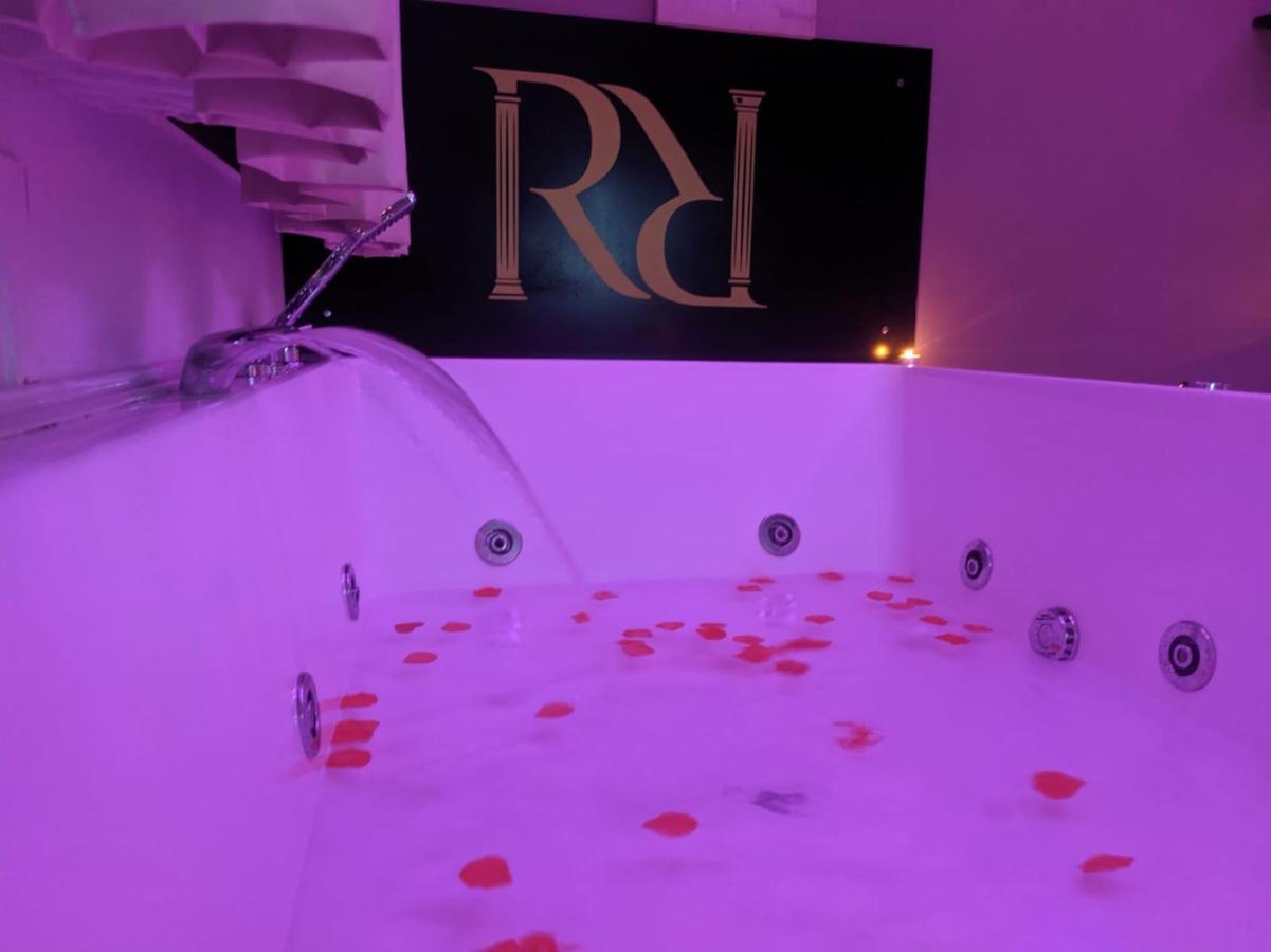 Royalty Rooms & Spa Napoli Bagian luar foto