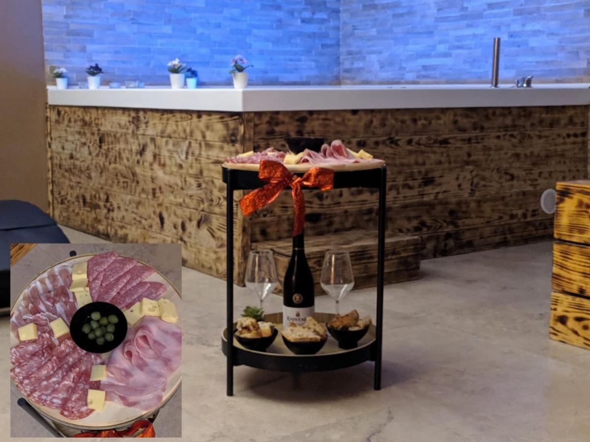 Royalty Rooms & Spa Napoli Bagian luar foto