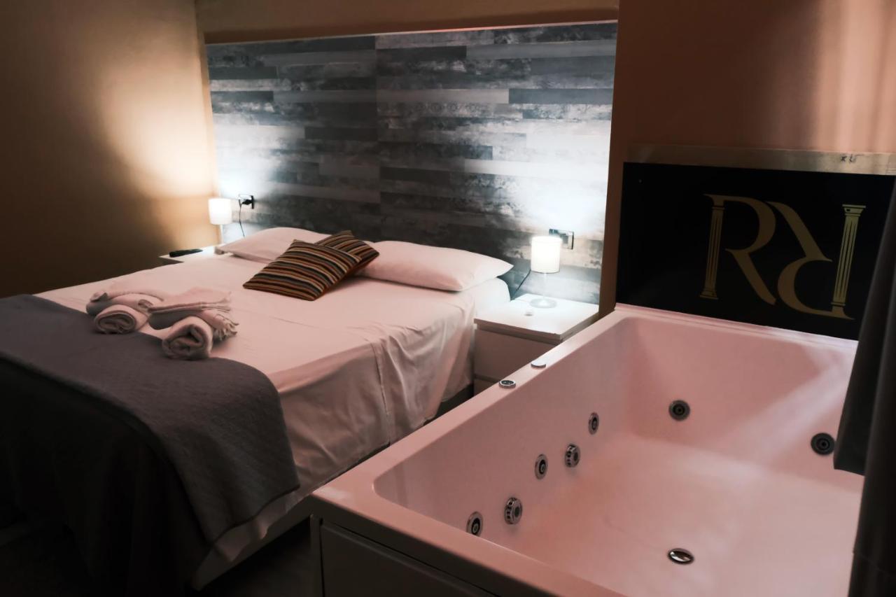 Royalty Rooms & Spa Napoli Bagian luar foto