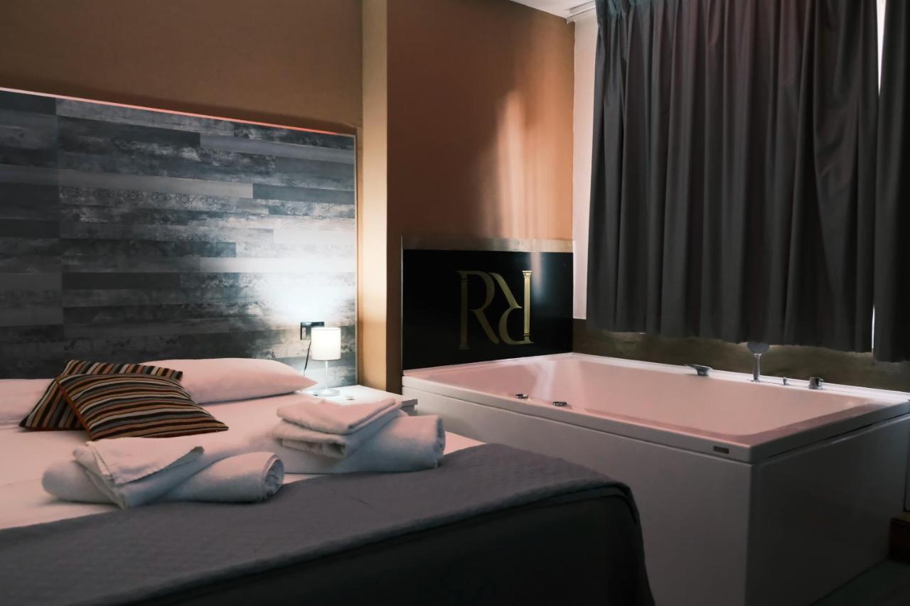Royalty Rooms & Spa Napoli Bagian luar foto