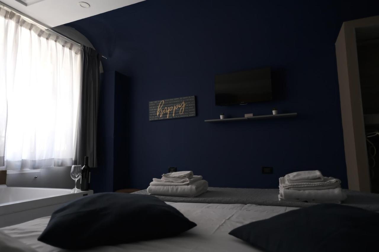 Royalty Rooms & Spa Napoli Bagian luar foto