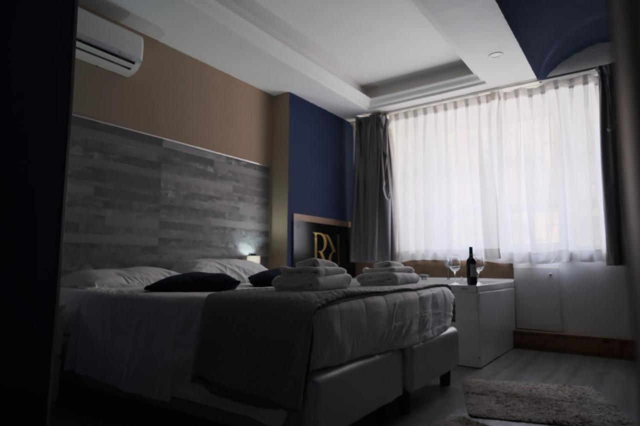 Royalty Rooms & Spa Napoli Bagian luar foto
