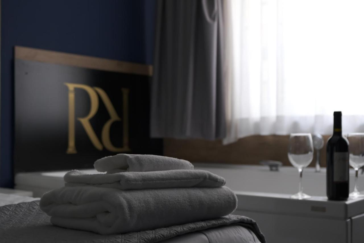 Royalty Rooms & Spa Napoli Bagian luar foto