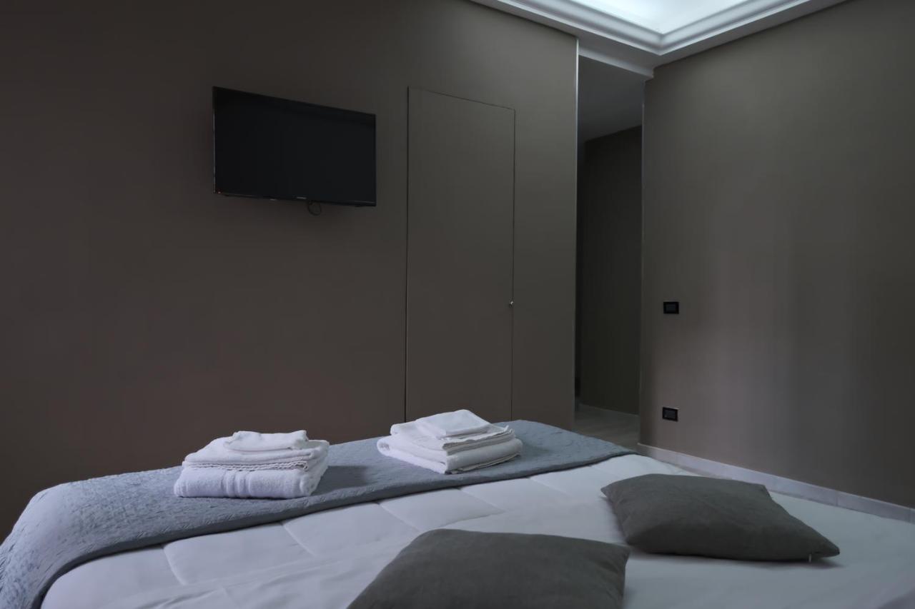 Royalty Rooms & Spa Napoli Bagian luar foto